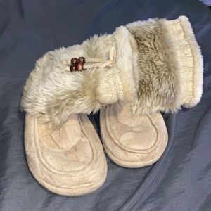Slipper/house shoes/boots